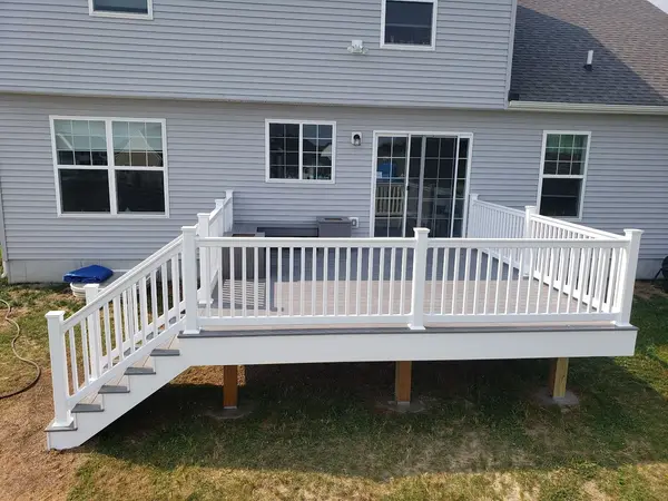 Finished deck with railing from Stoney Ridge profile
