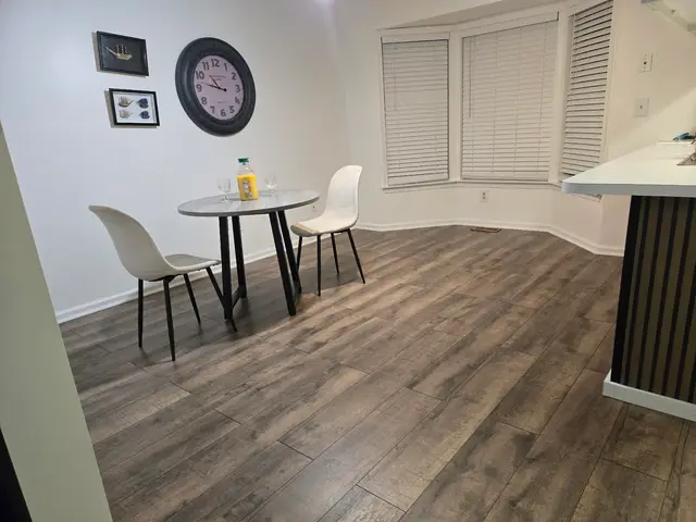 Flooring Installation context for IZ HANDYMAN DECORATION