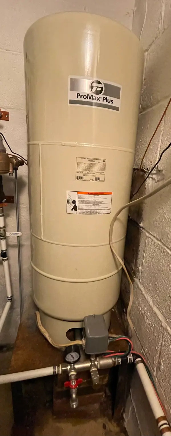 Water-system pressure tank