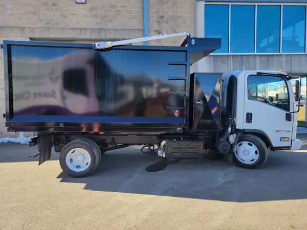 Hauling truck