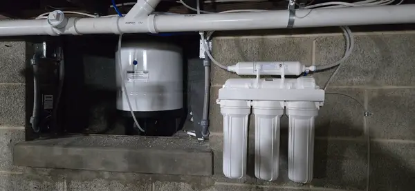 Drinking-water filter assembly