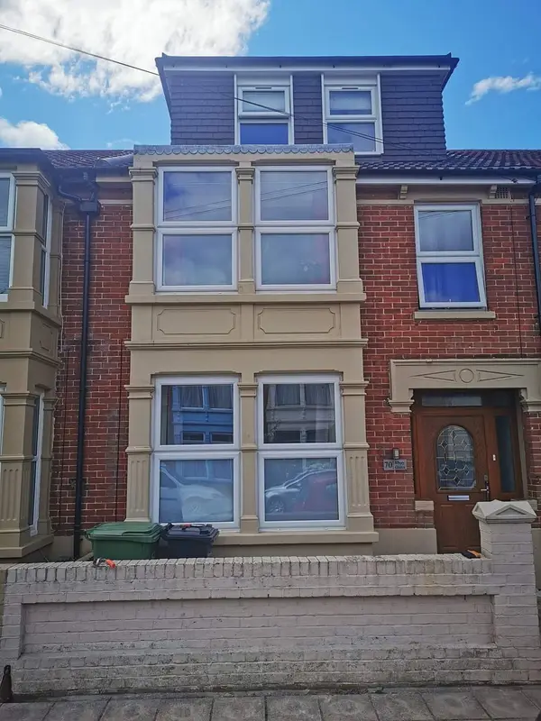 Townhouse exterior and bay window