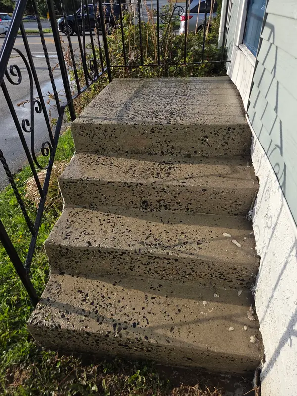 Exterior concrete steps