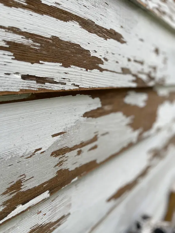 Weathered trim before preparation