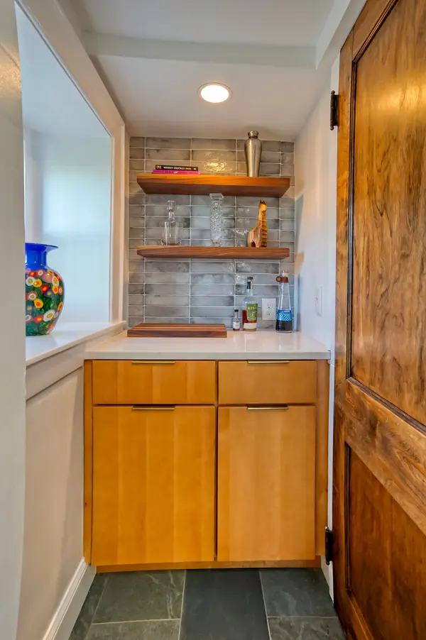 Kitchen seating and finish details shown on the Holod's profile