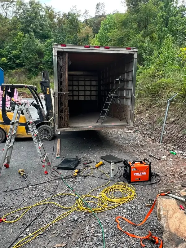 Container and welding equipment