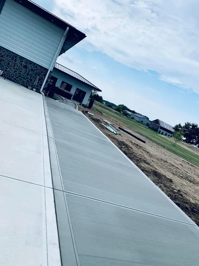 Concrete Driveways context for Roundtree and Sons Concrete