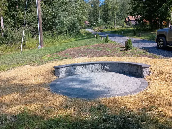 Circular outdoor patio
