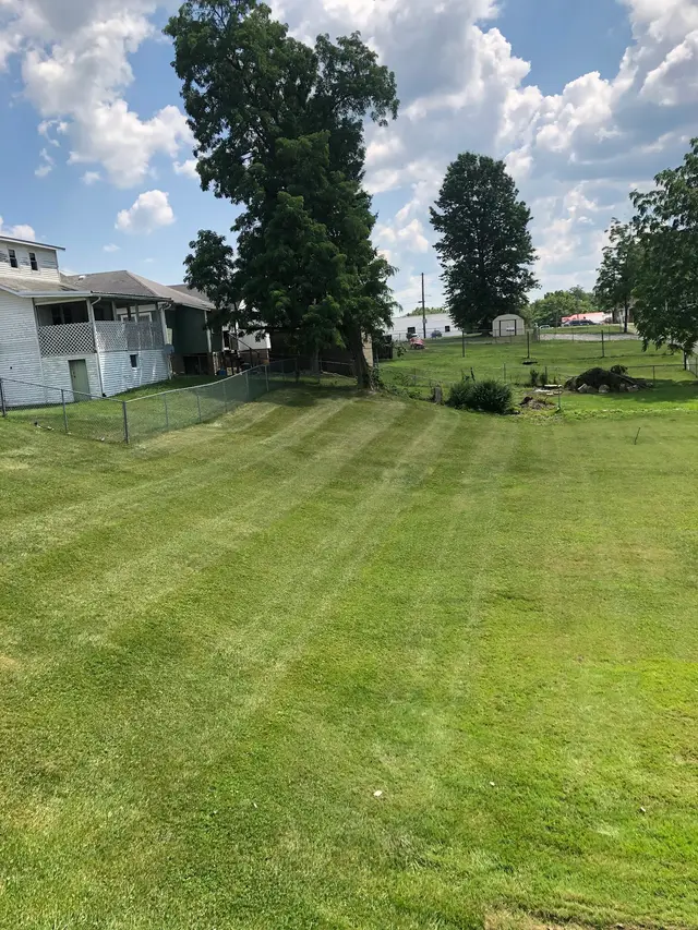 Recurring Lawn Maintenance context for Reliable Lawn Service LLC